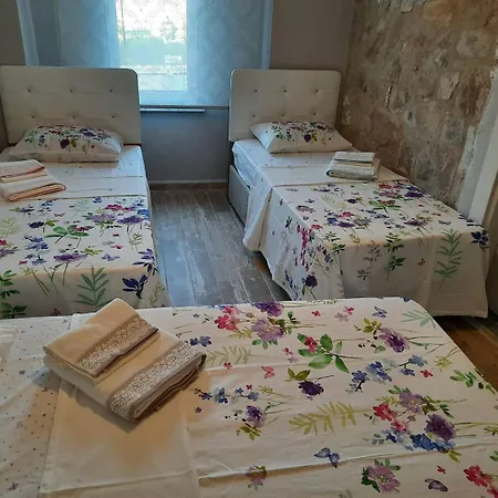 Yesilyol Tasev Couette-café Bozcaada